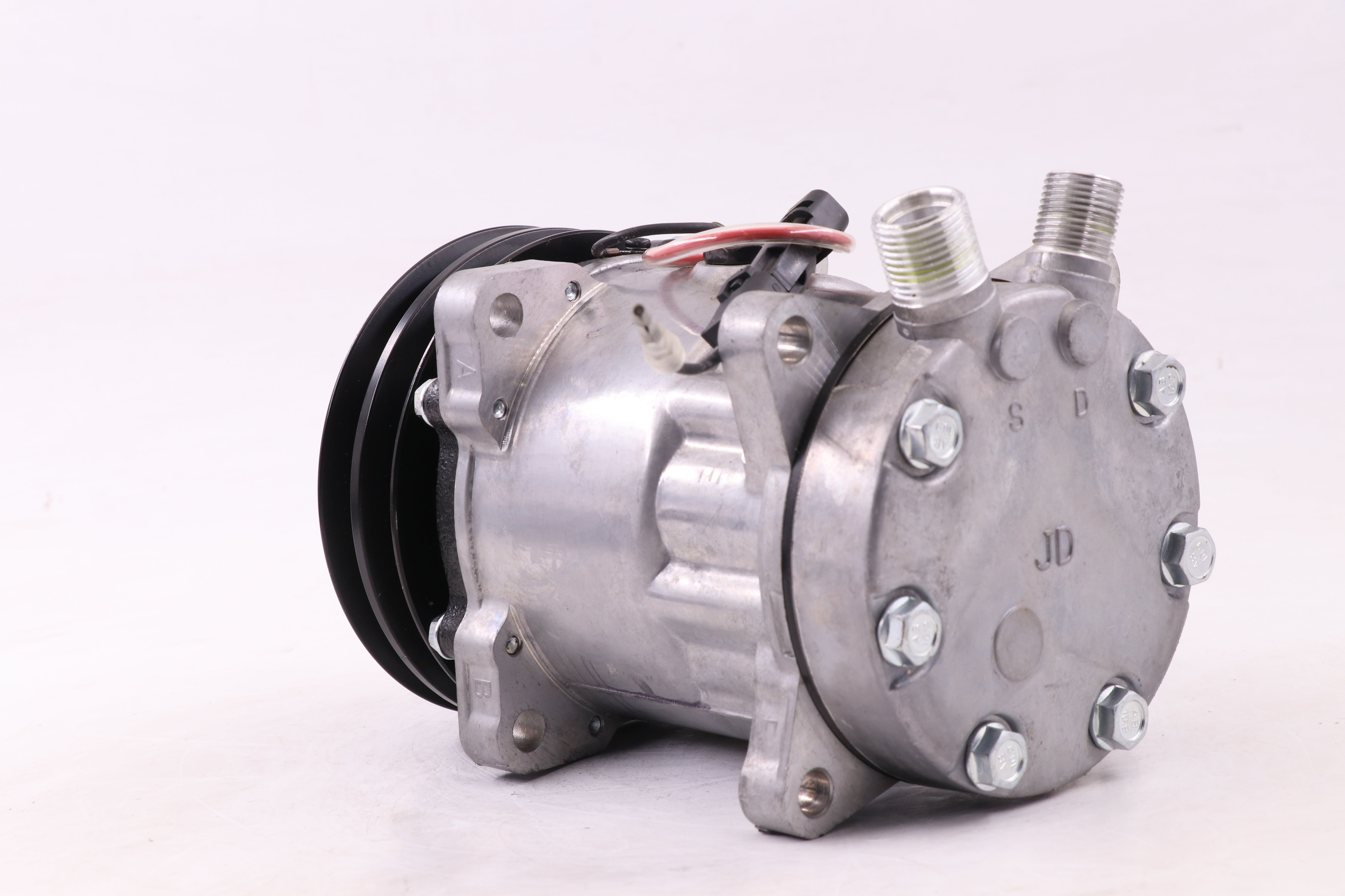 AC Compressor for KENWORTH & ISUZU (CO.908.004)