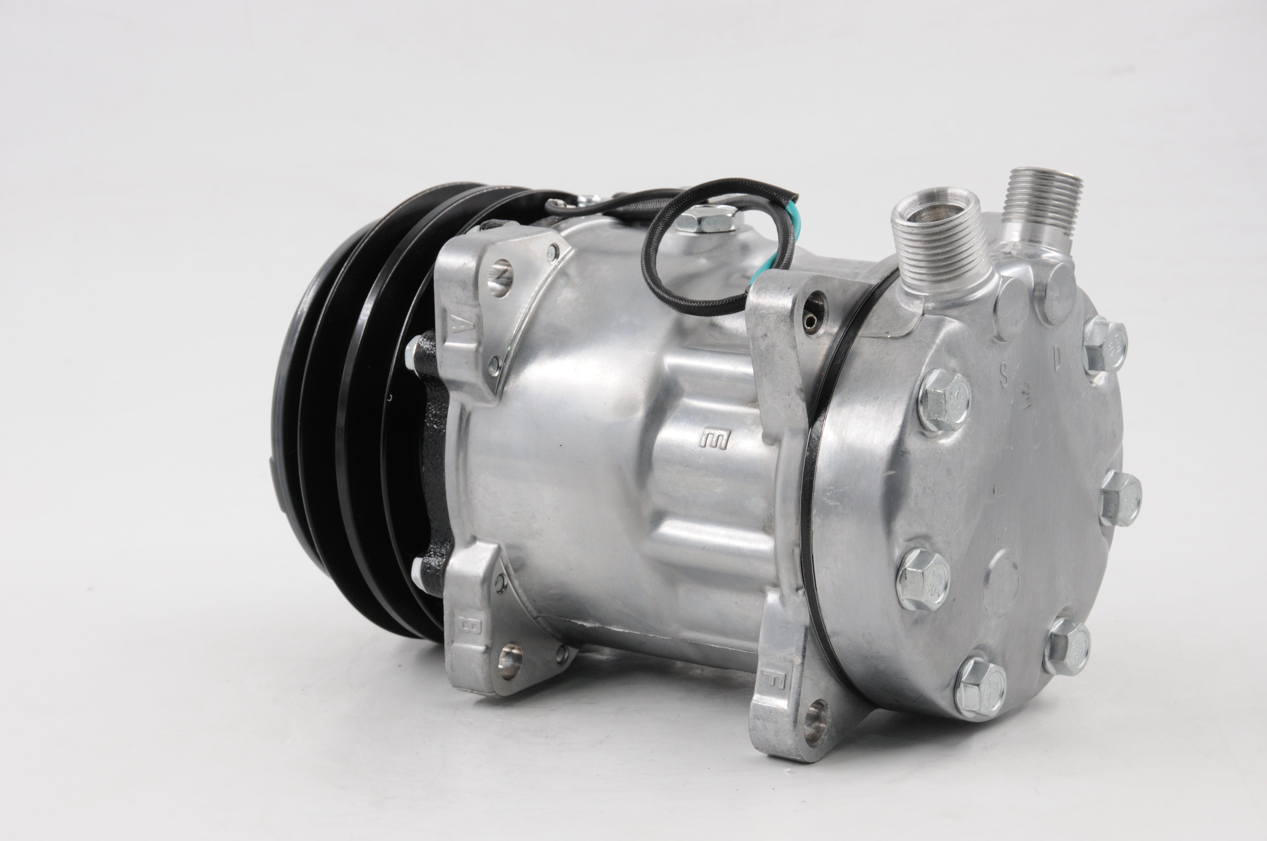 AC Compressor for Multiple Vehicles (CO.88.047)