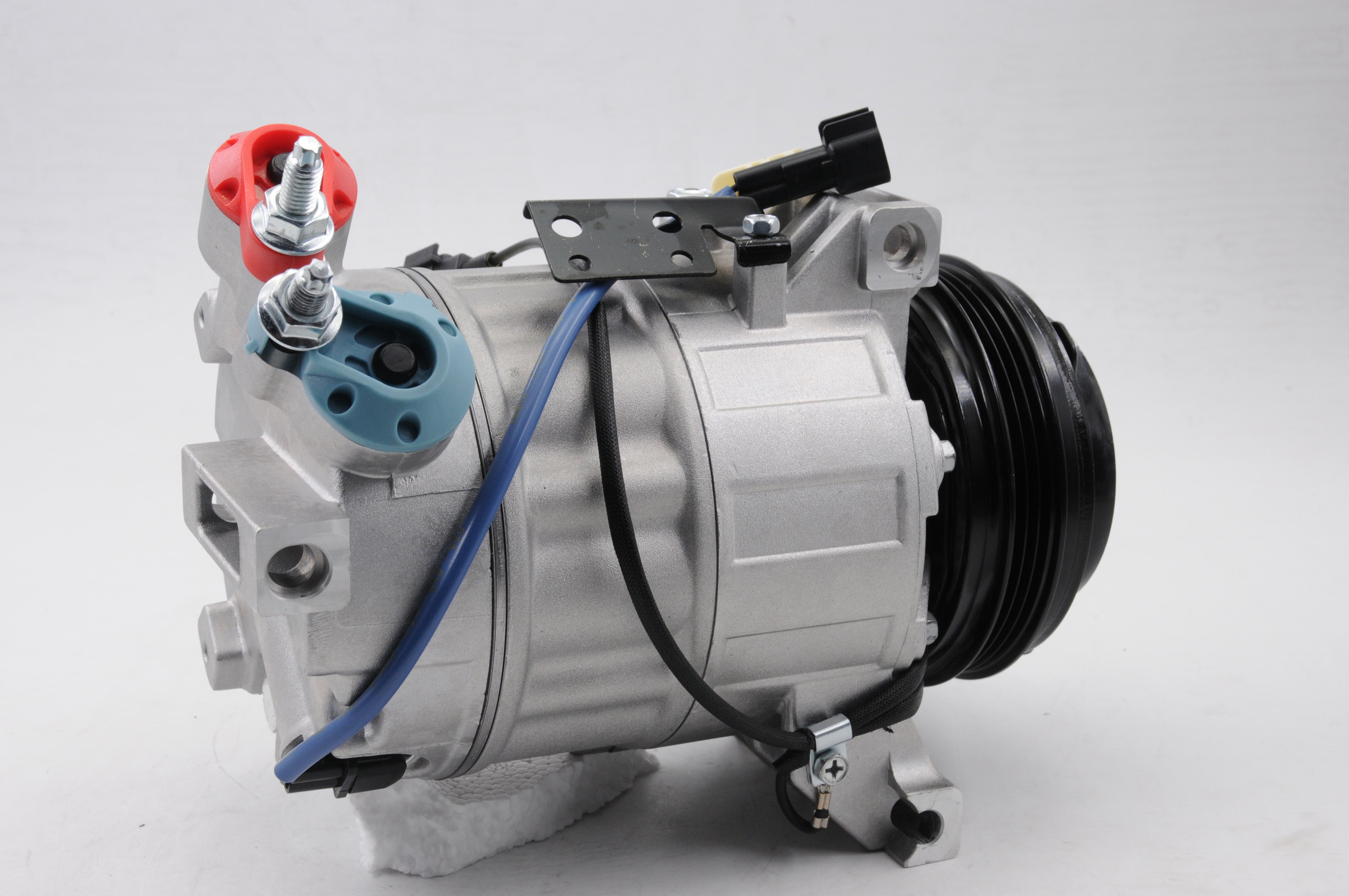 AC Compressor for VOLVO (CO.17.001)