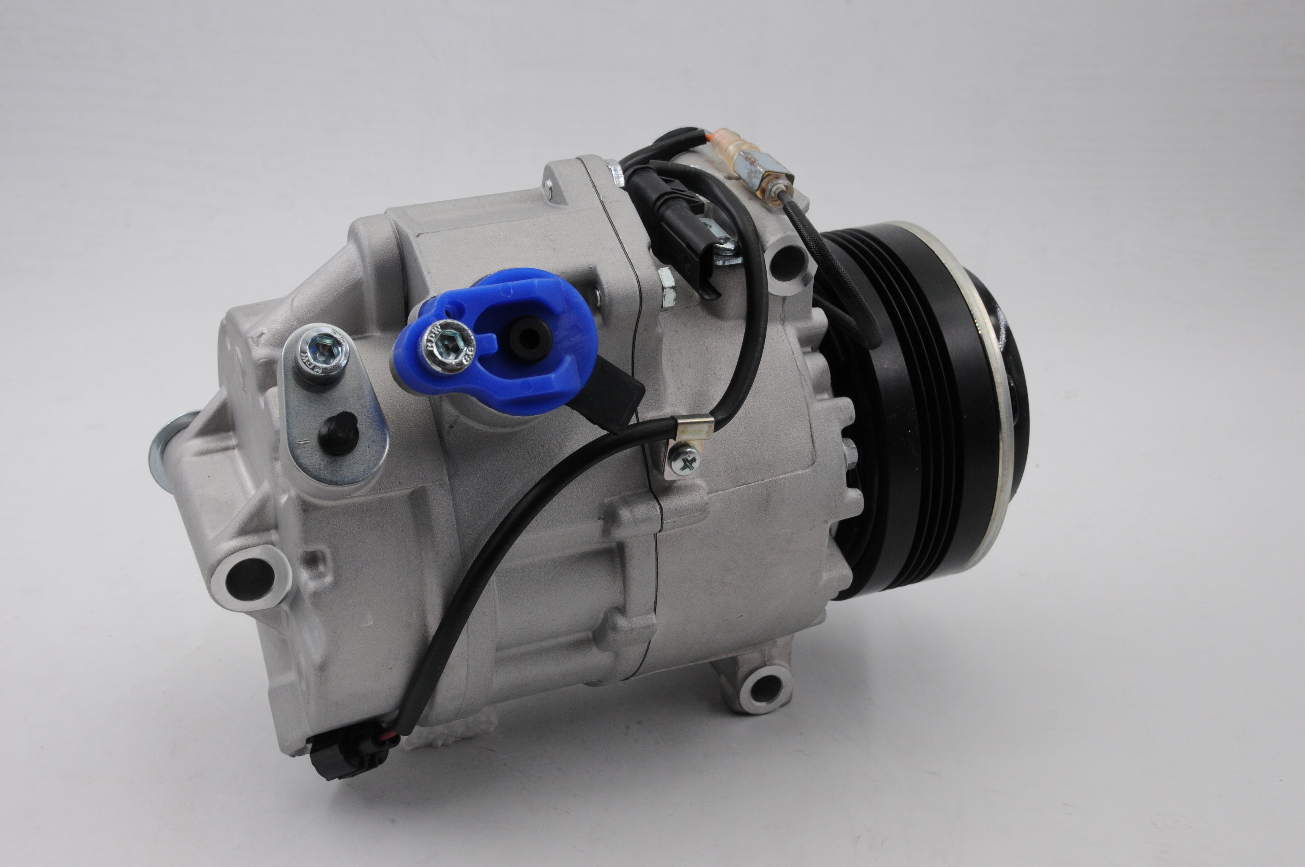 AC Compressor for BMW (CO.12.004)