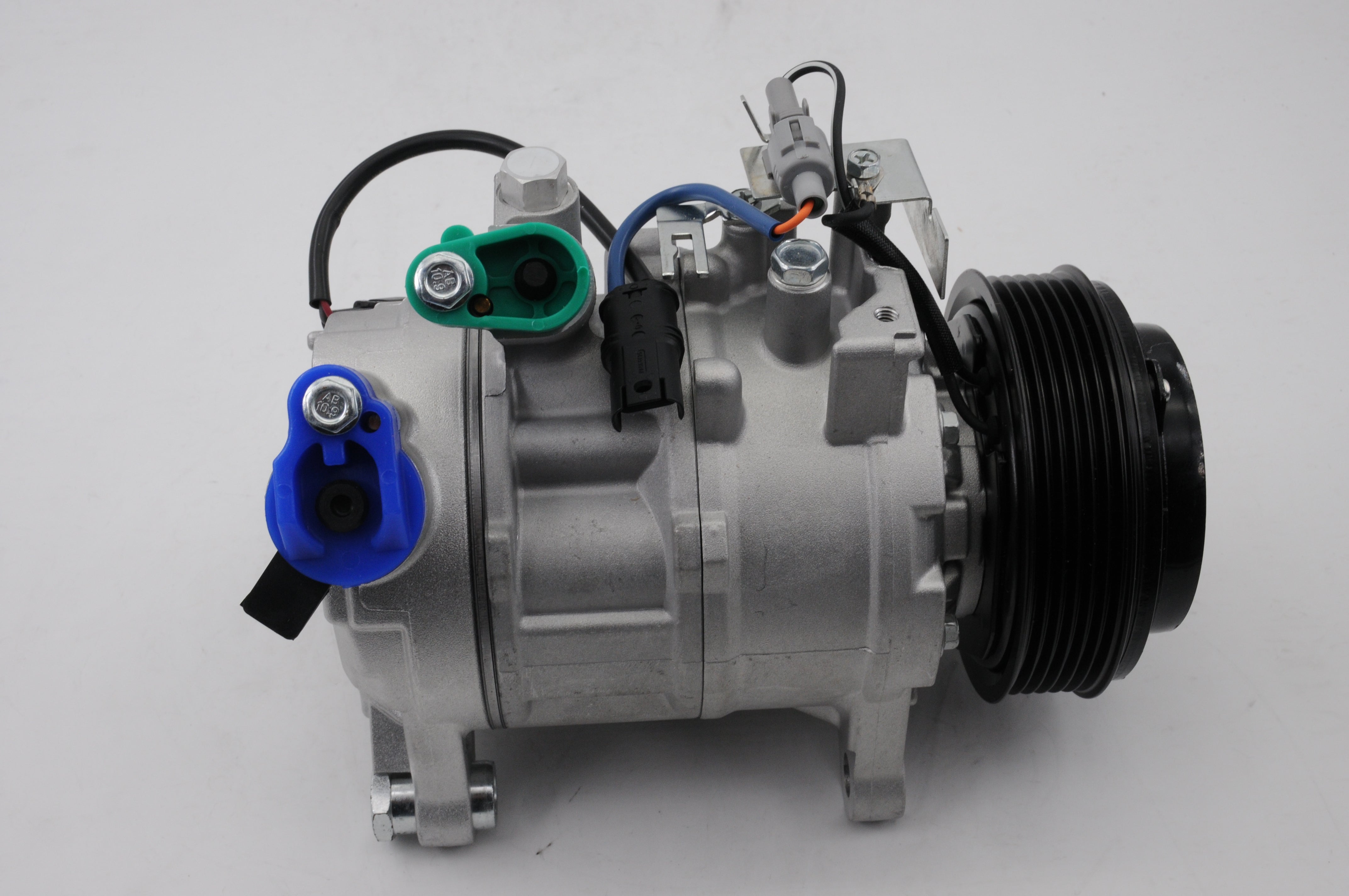 AC Compressor for BMW (CO.12.010)